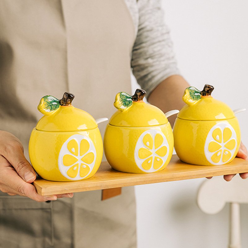 Im japanischen küchenzubehör porno-soße