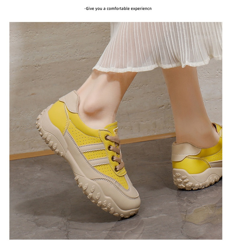 여학생 스타일의 키높이 통굽 신발