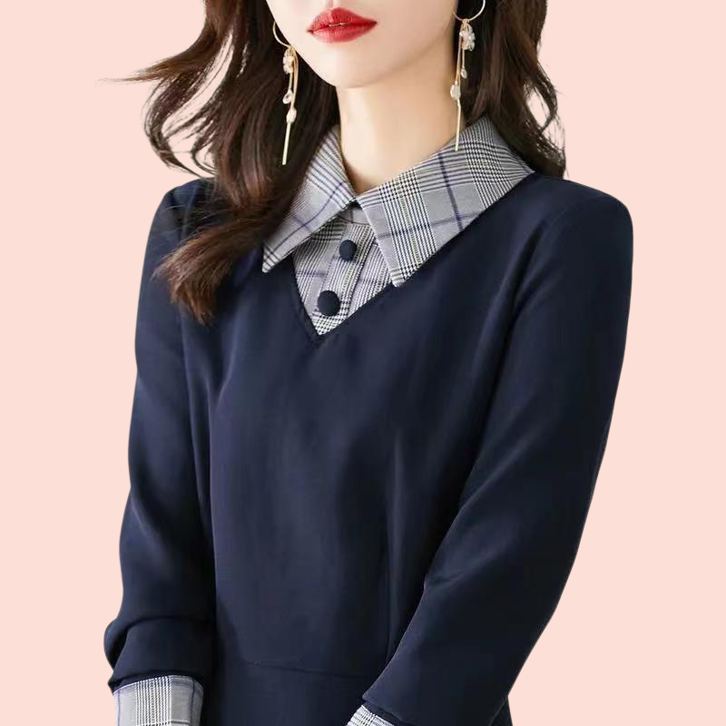 長袖でウエストを絞ったスリム見えのロングスリーブワンピース