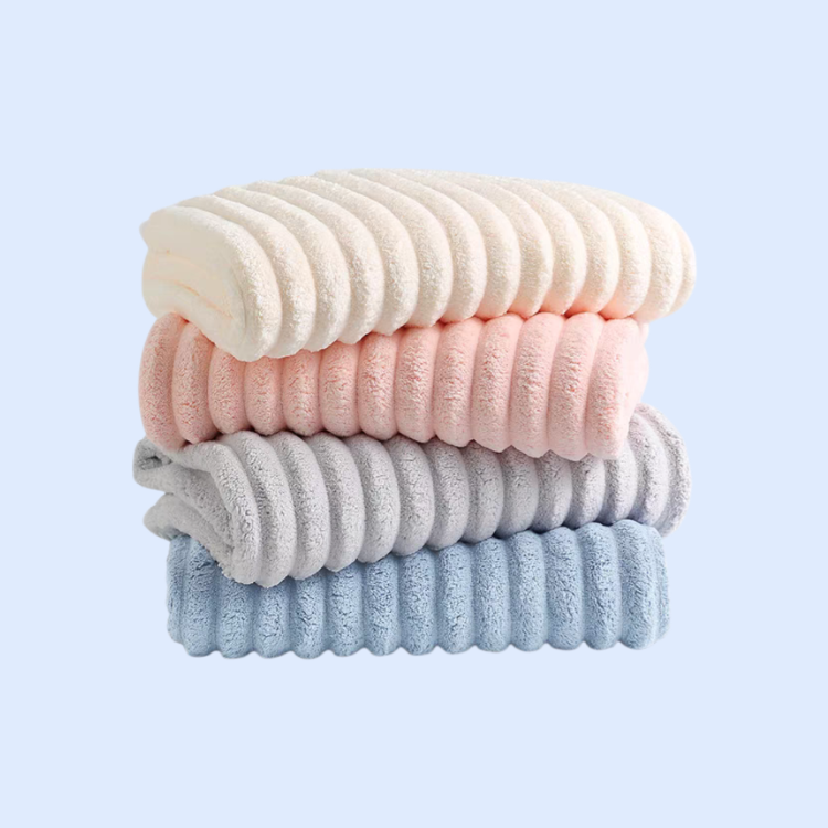 Thickened lint-free and highly absorbent towel