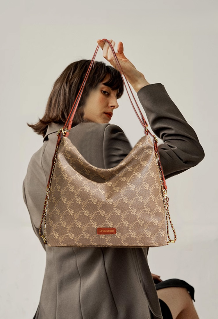 حقيبة رجعية بأنماط كلاسيكية من جلد ناعم من فرنسا