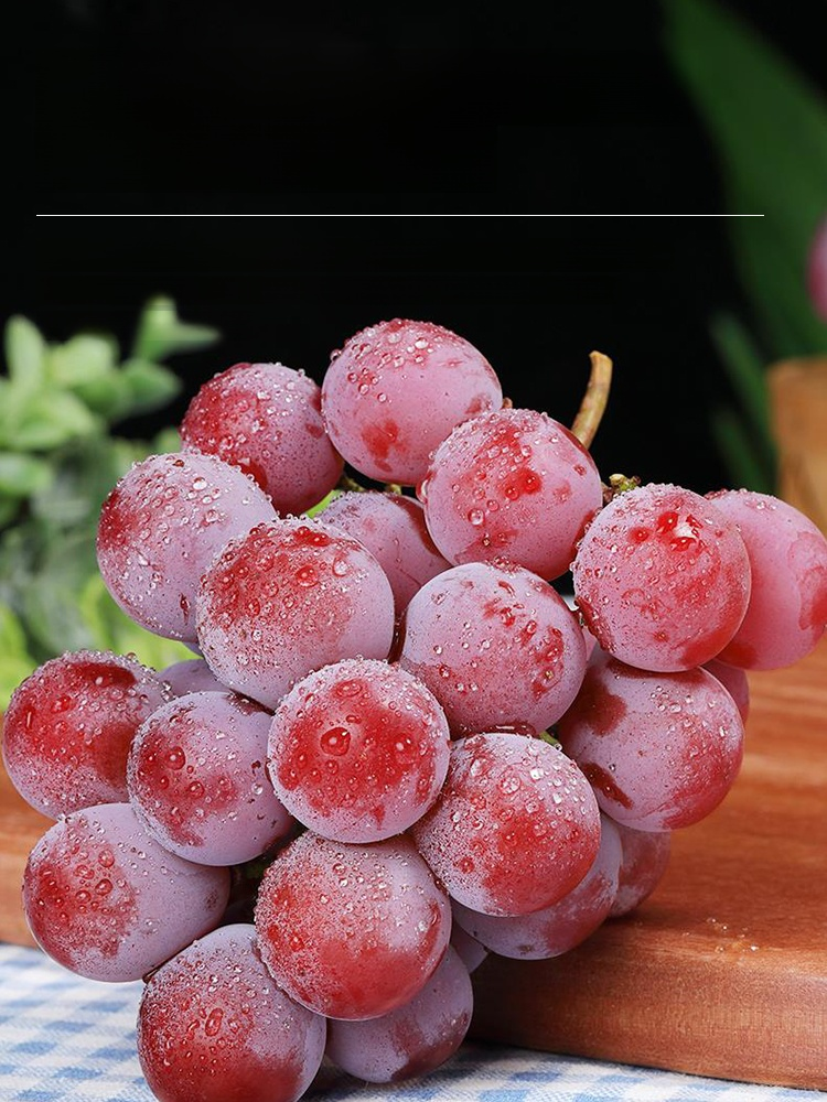 Queen Nina-Trauben mit natürlichem Weinaroma