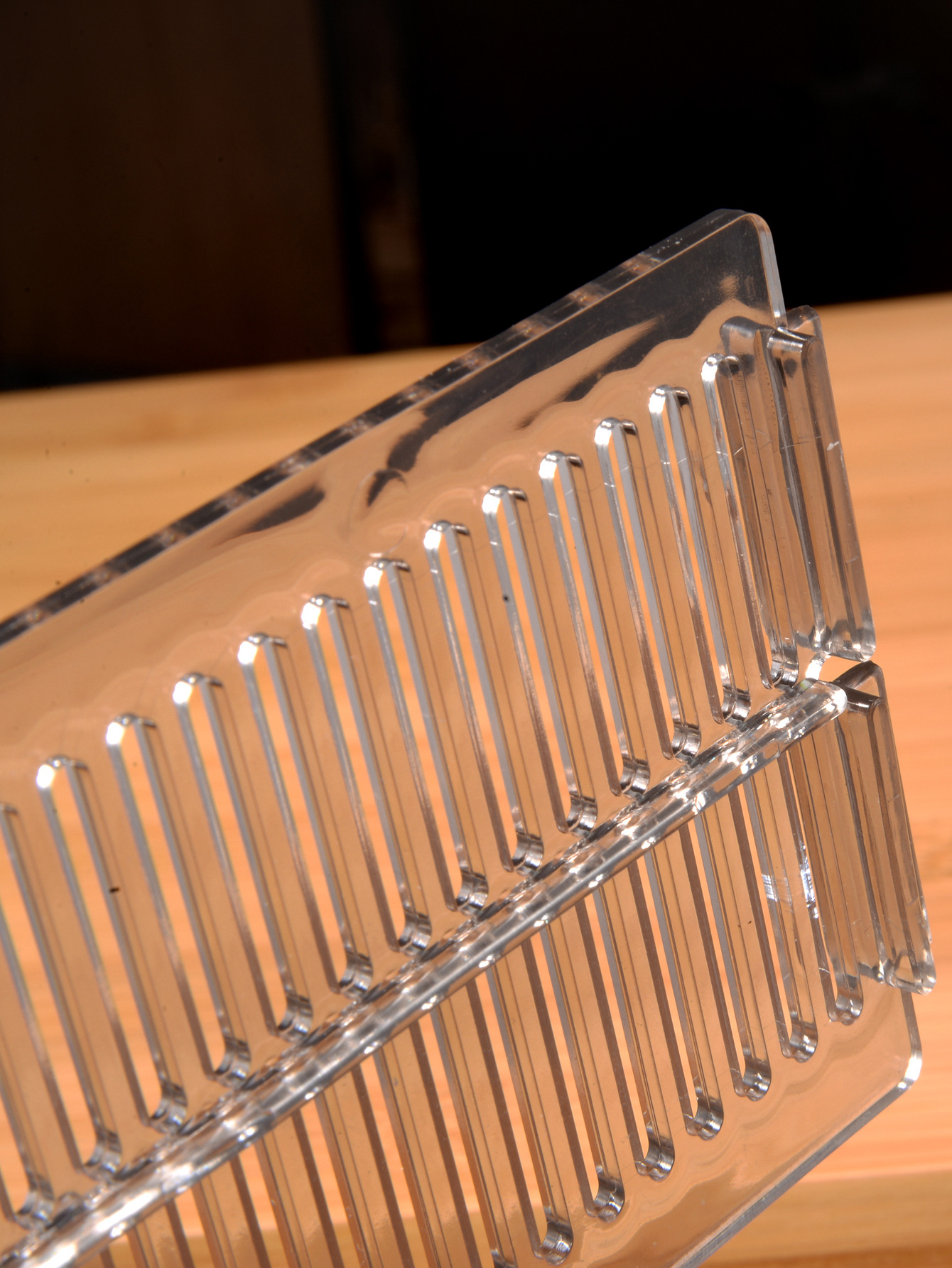 伸縮自在な引き出し仕切り