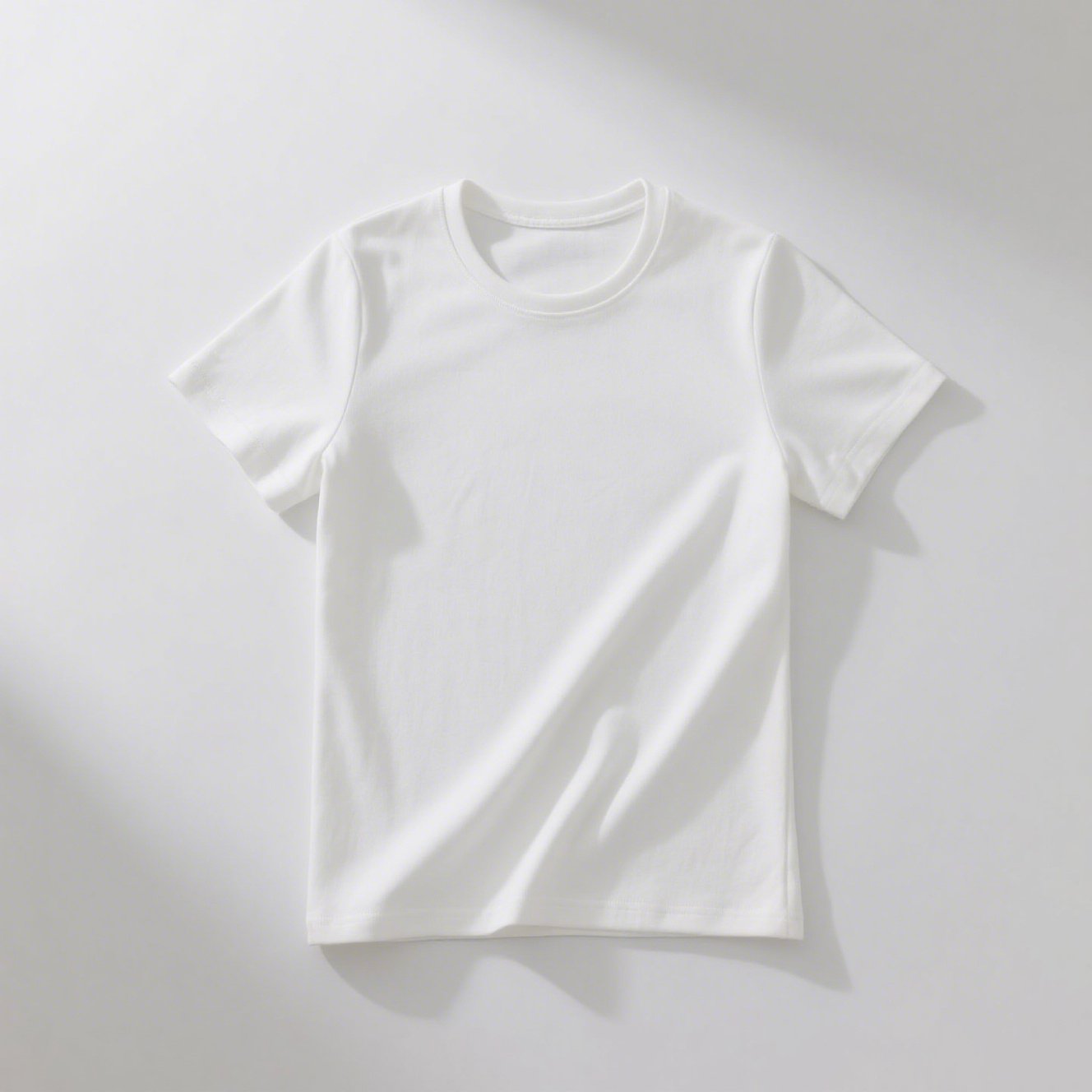 白半袖トップスの着用イメージ