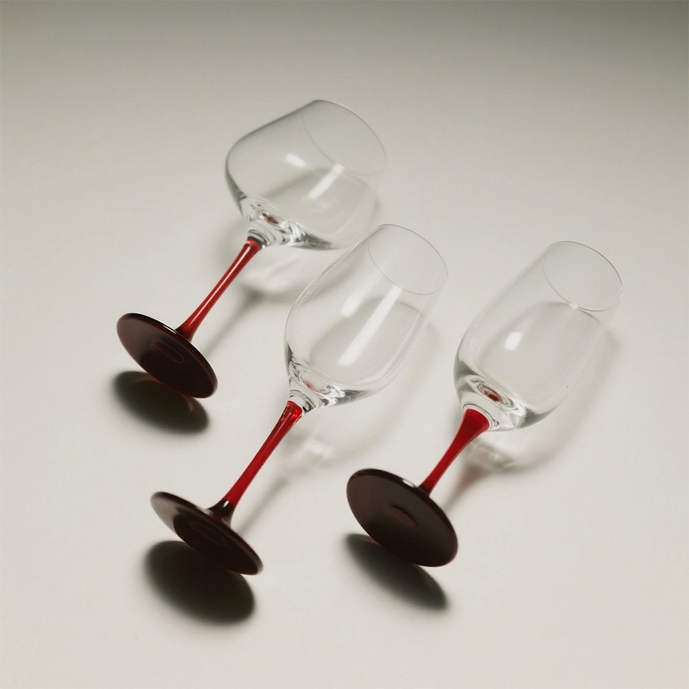 クラシックでエレガントなガラスゴブレット