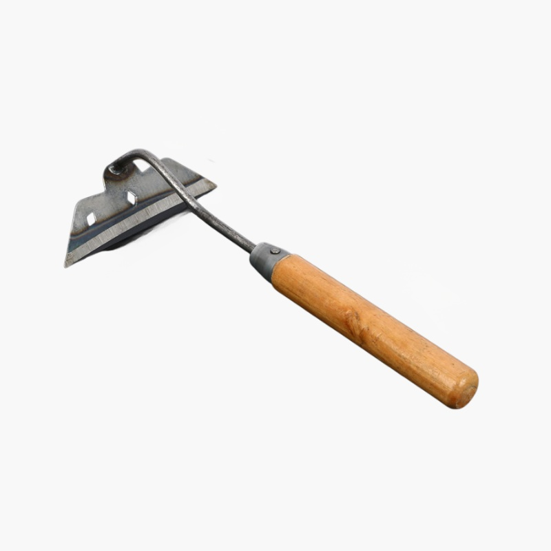 木製の柄が付いた小さな鍬