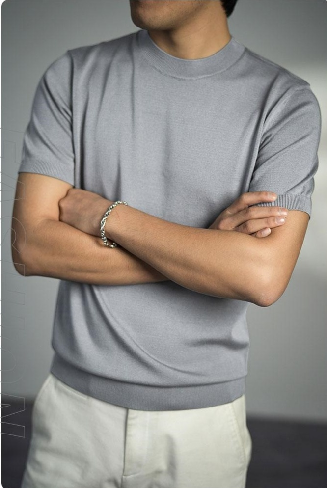 爽やかな着心地のメンズニットTシャツ着用イメージ