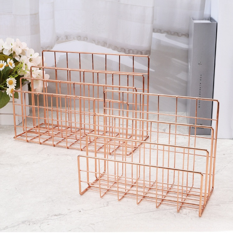 おしゃれなデスクトップ装飾としての本棚