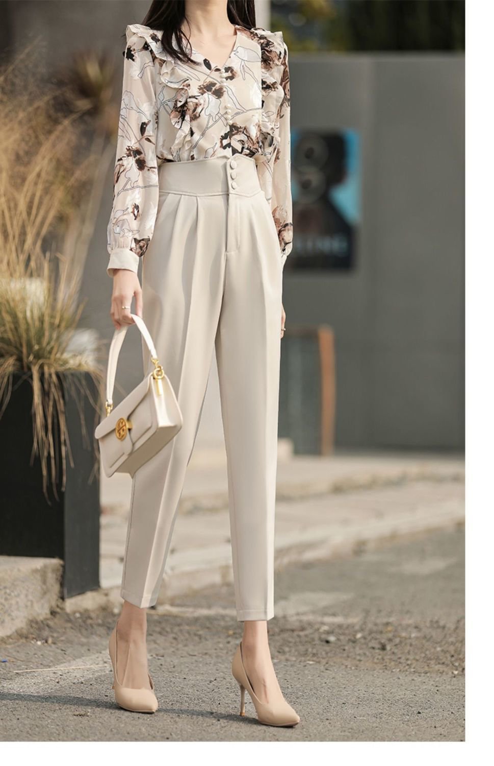 여성 슬림 정장바지 편안한 착용감 표현