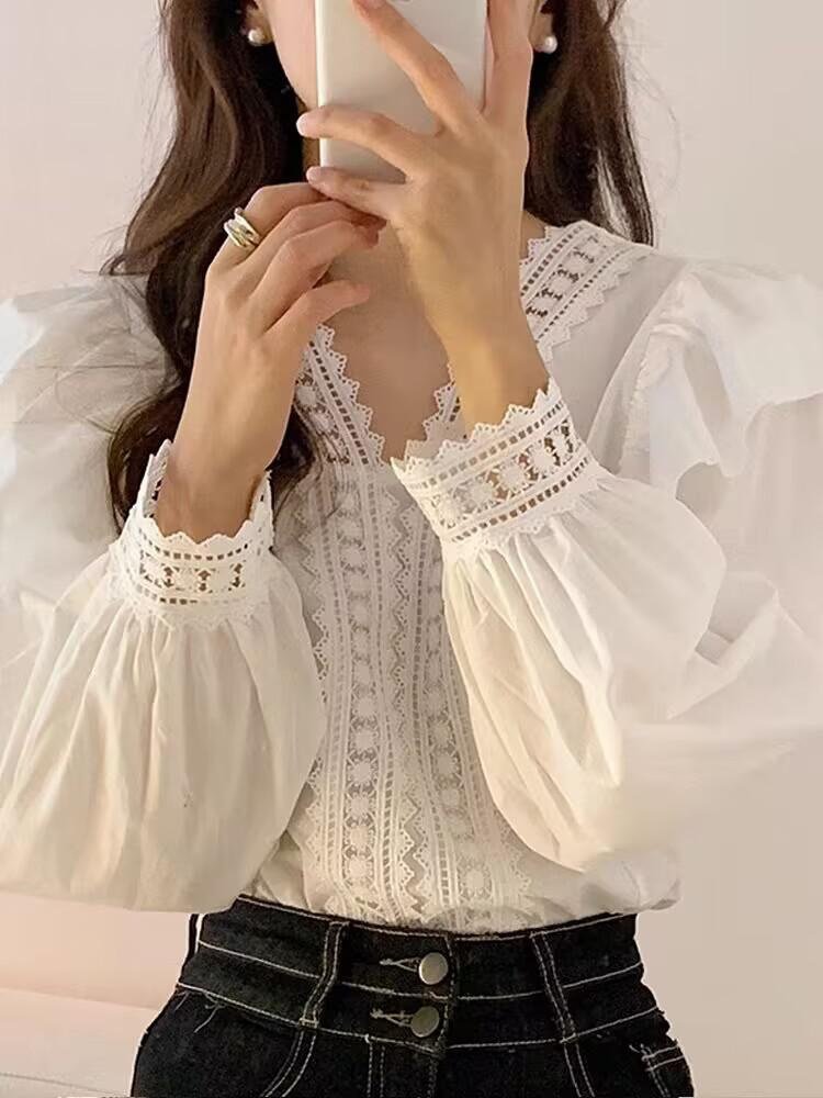 프릴 레이스 트리밍 루즈핏 셔츠 전체 이미지