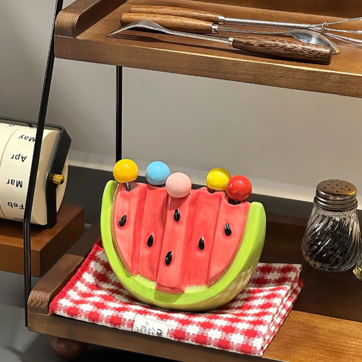 収納に便利なストレージタンク付きフォークセット