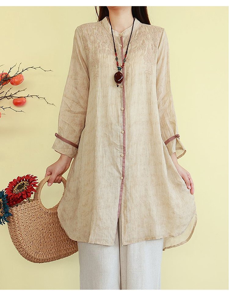 刺繍が映えるカジュアルシャツコーデ