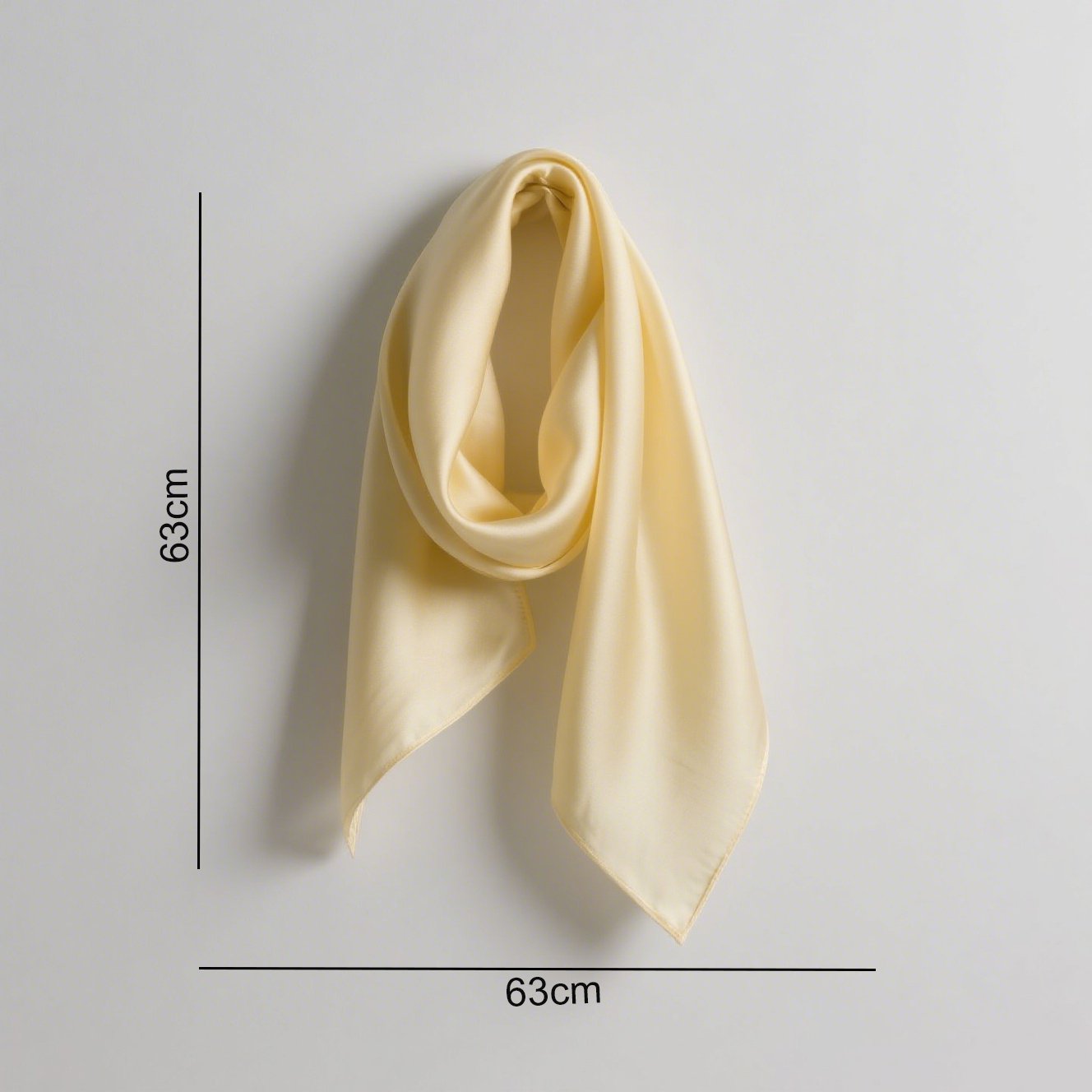 Detailní pohled na zlatý šátek