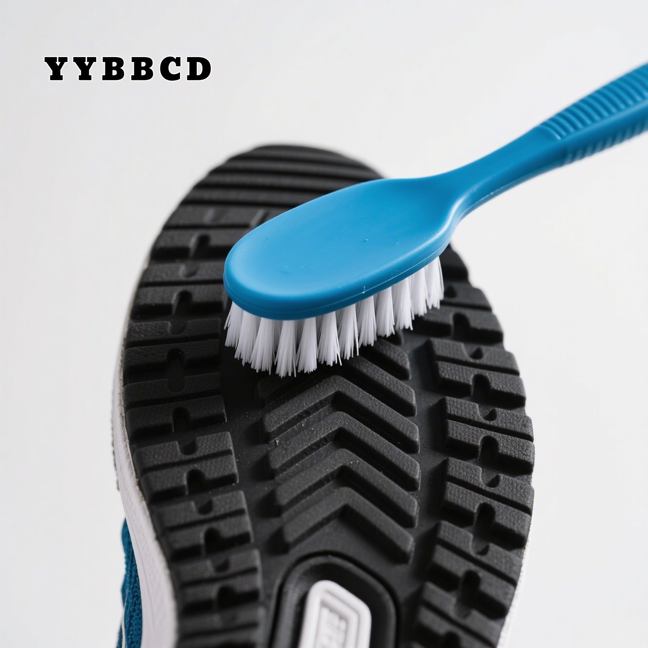 Univerzální kartáč na čištění různých povrchů