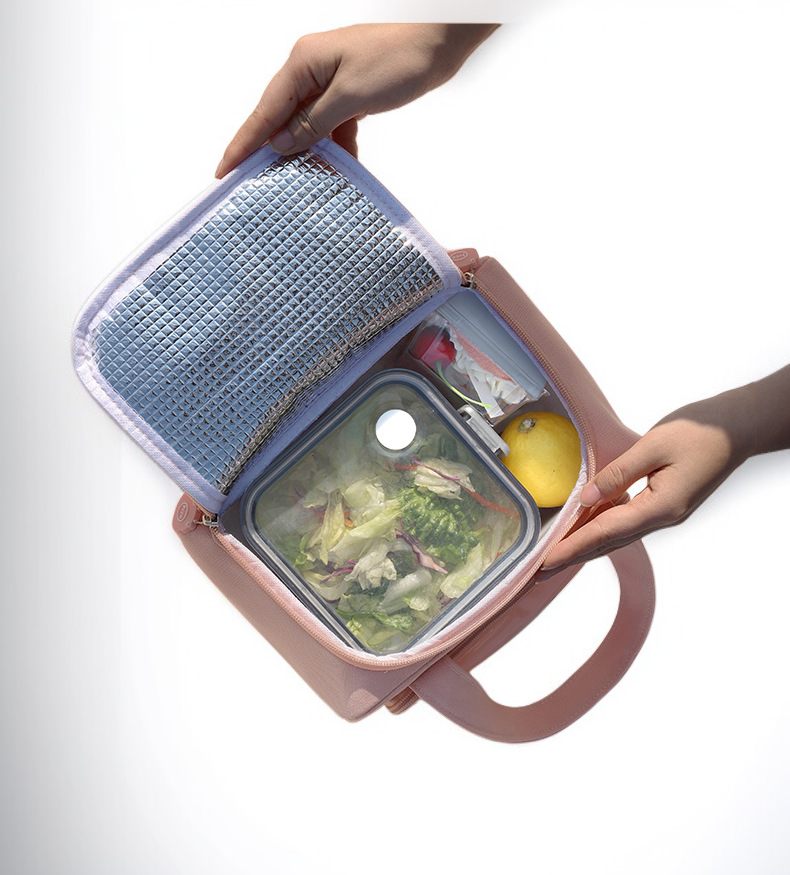 세련된 디자인의 직장인 도시락 가방