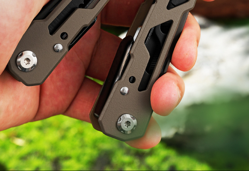 공구집게의 접이식 구조 상세 이미지