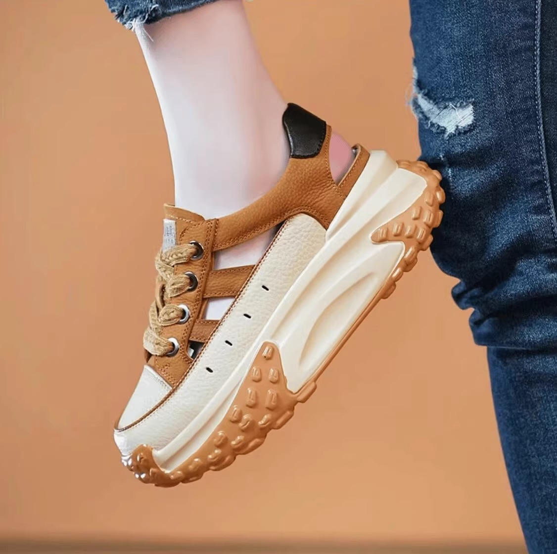 여성 스포츠 샌들 바닥 및 밑창 디테일