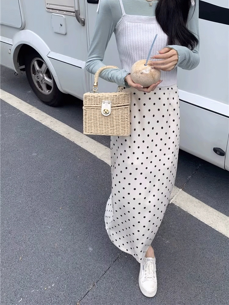 ドット柄シルクスカート