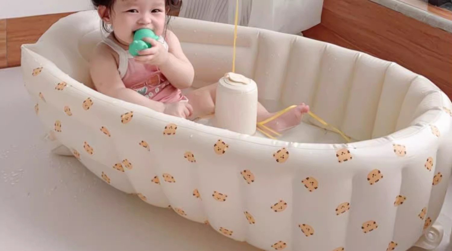 Praktyczna wanienka dziecięca na wyjazdy
