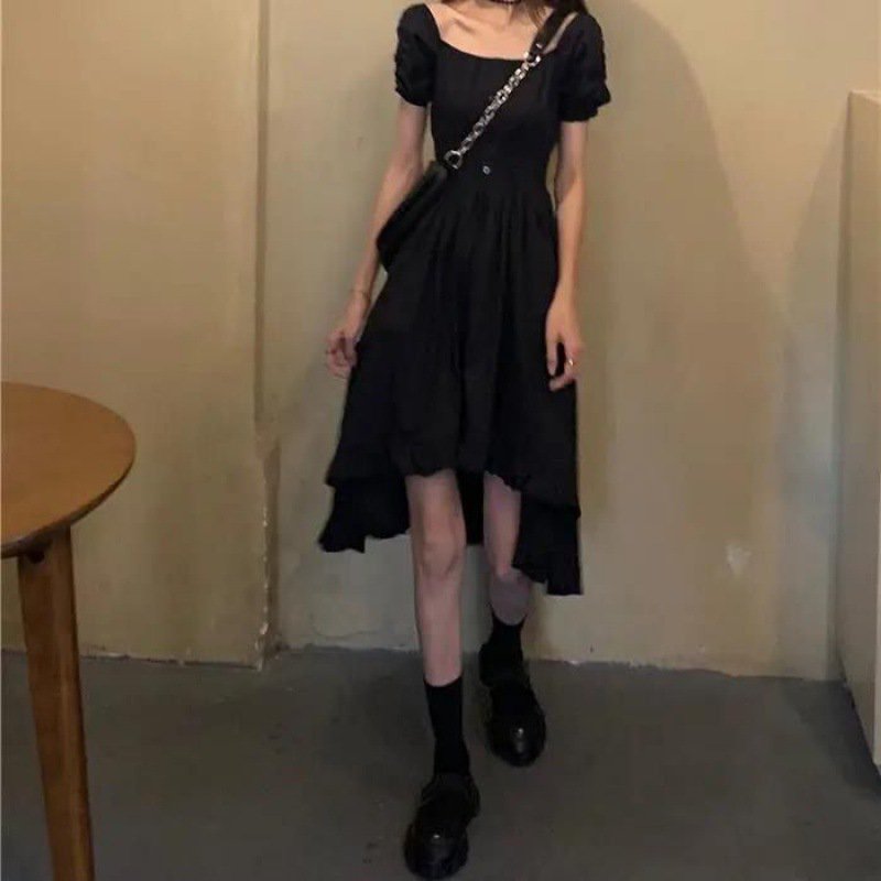 レトロなフレンチドレスです