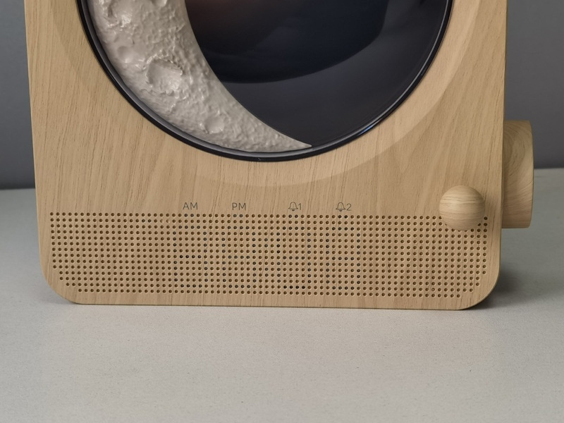 授乳用時計付き多機能目覚ましライトの操作パネル