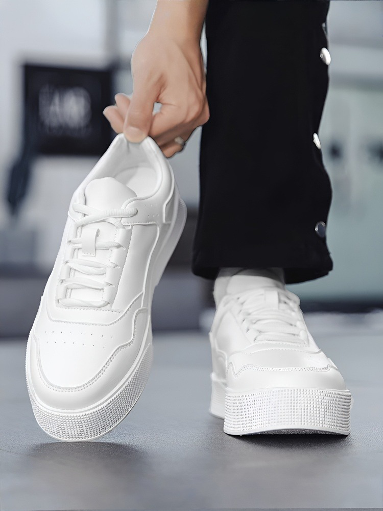 Noorstep   حذاء كاجوال أبيض