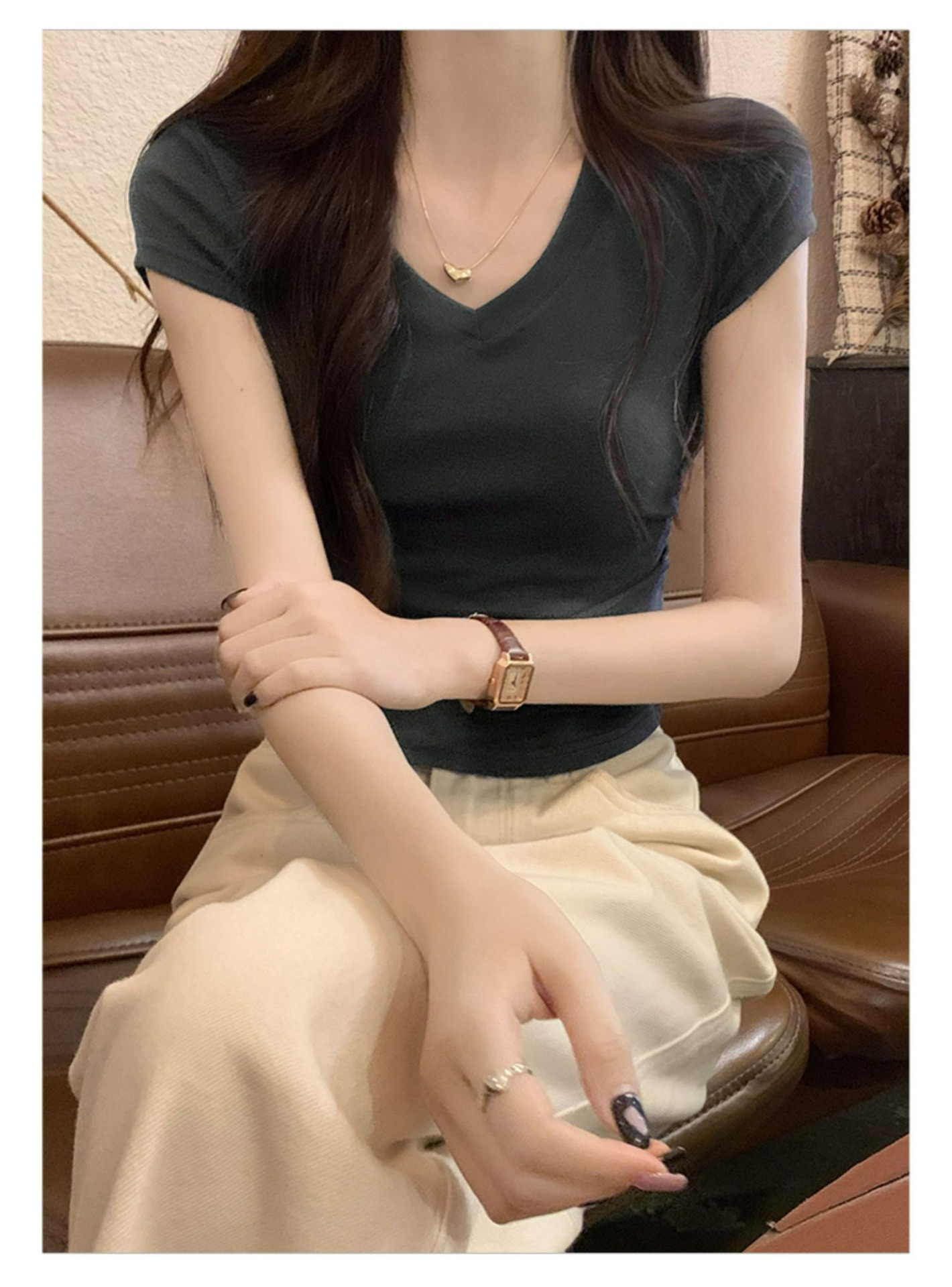 夏に最適なレディースシックTシャツ着用イメージ