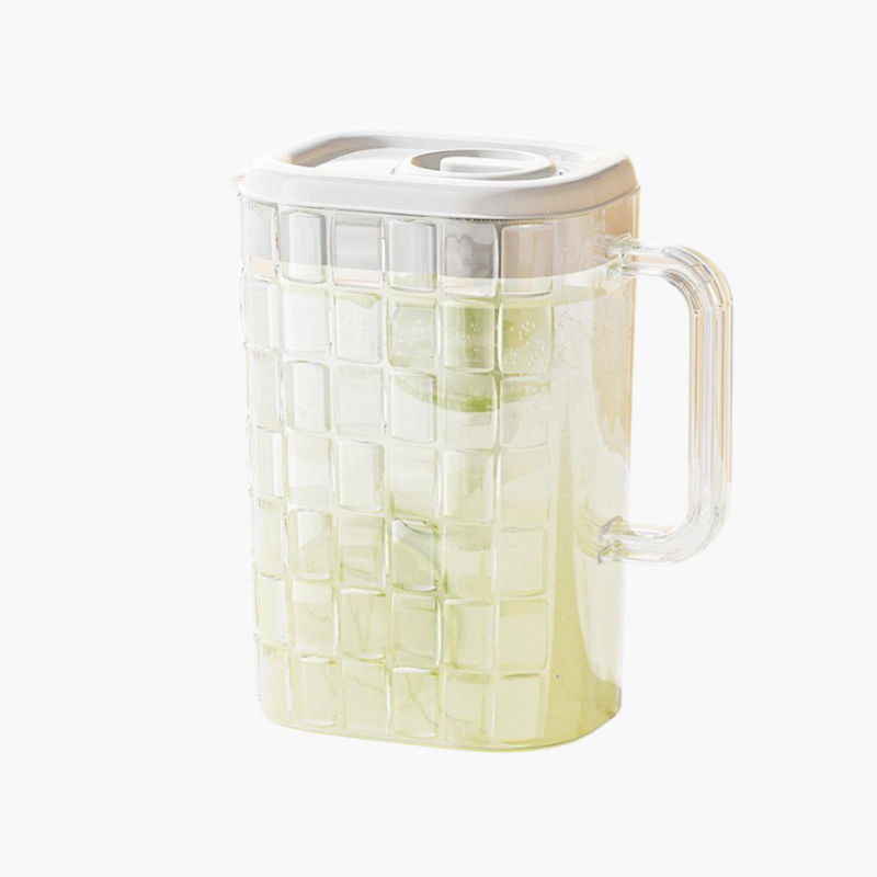 大容量の冷水ボトル