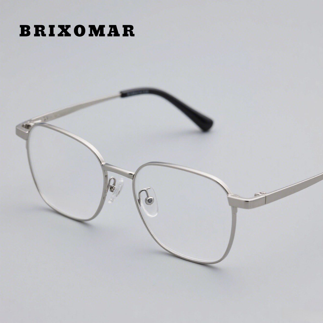 ดีไซน์แว่นตาเรียบง่าย ใส่สบาย เหมาะกับทุกโอกาส