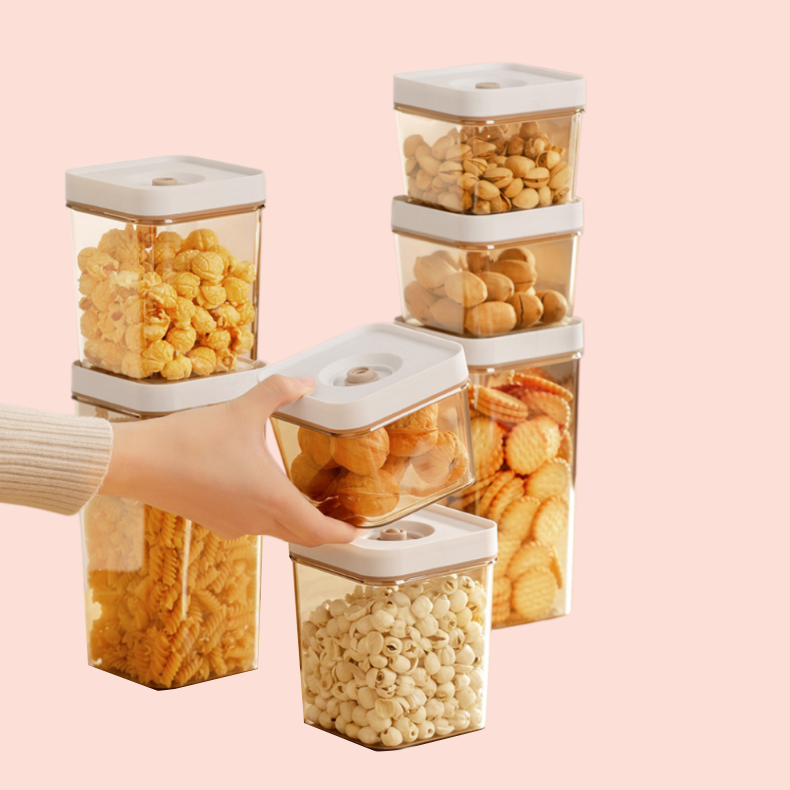 Household vacuum storage tank