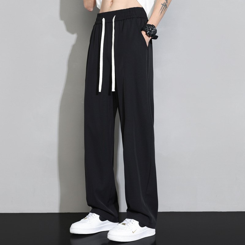 Sommerliche Herren-Bundfaltenhose aus Eisseide