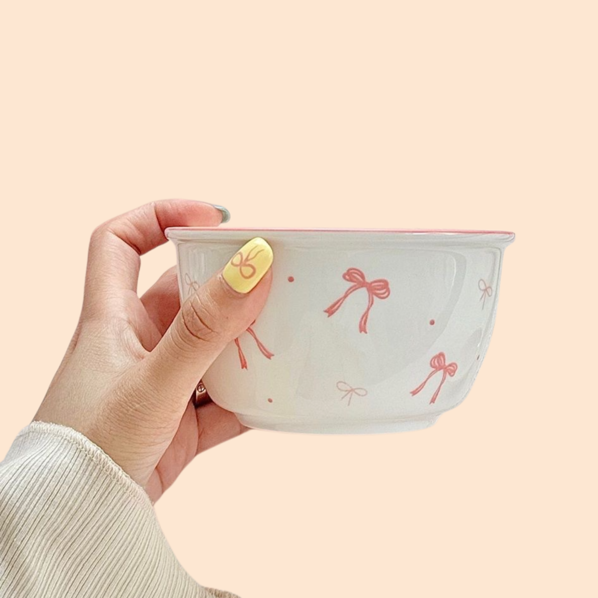 蝶結びの陶器製ライスボウル