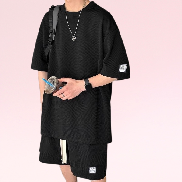 夏のファッションにぴったりの高級メンズスポーツスーツ