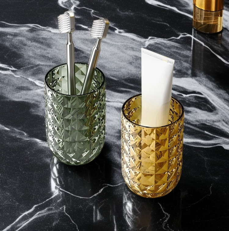 다양한 색상 양치컵 세트