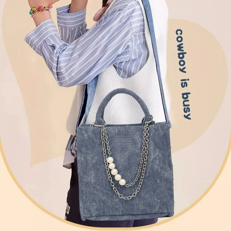 대용량 진주 체인 워싱 데님 토트백