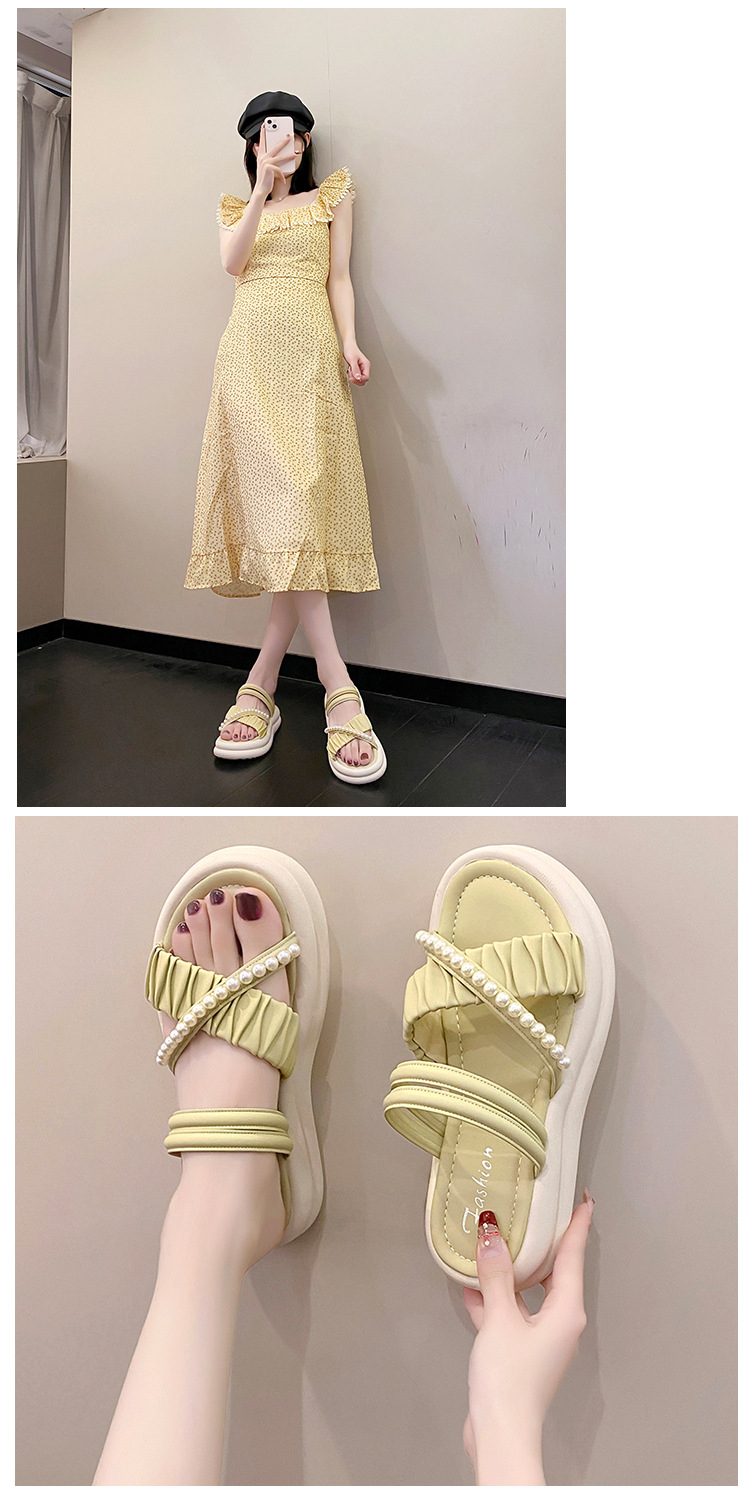 軽量で歩きやすいシットステップサンダルの底面