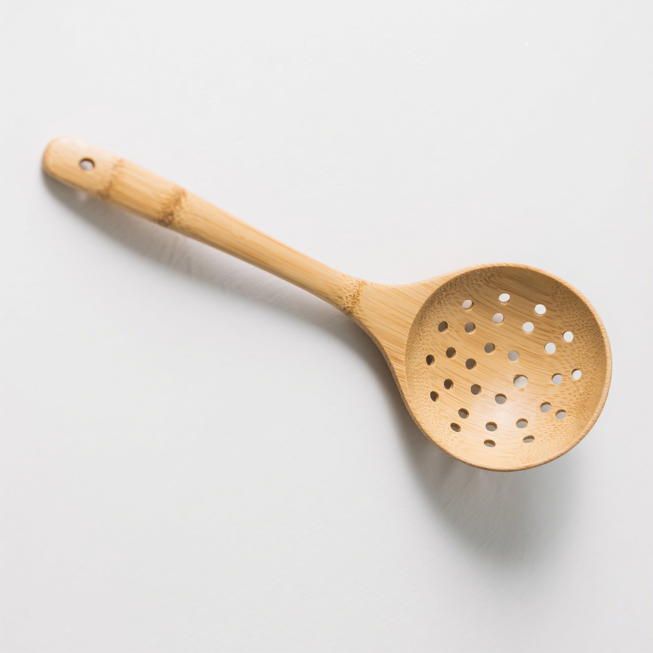 Ökologisches Küchensieb aus Holz