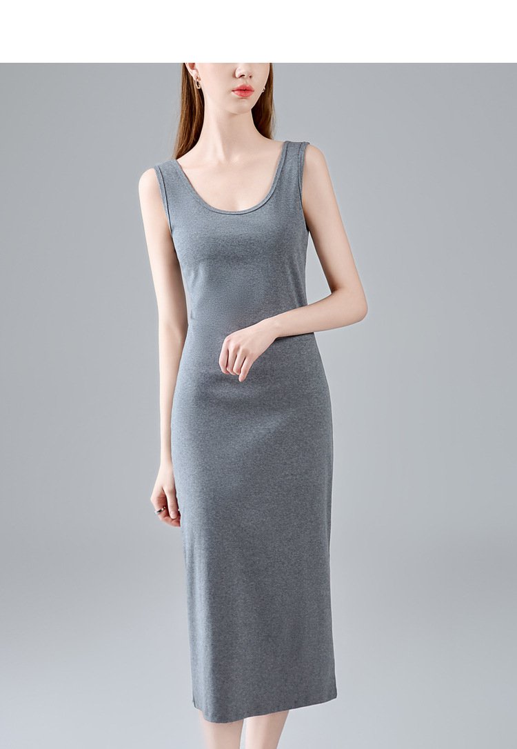 美しいシルエットのタンクドレス
