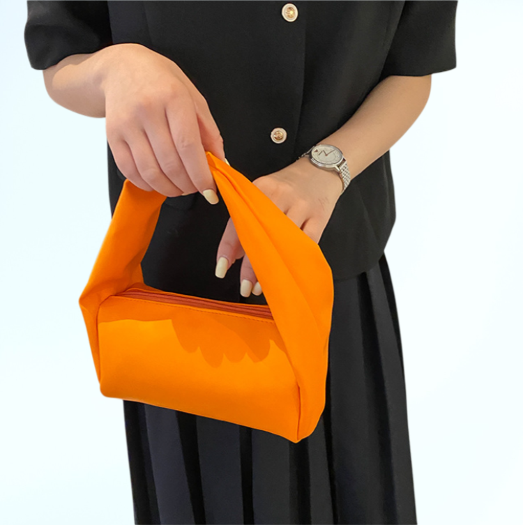 กระเป๋าสะพายไหล่หนังนิ่มสไตล์เรโทรเรียบง่ายสำหรับผู้หญิง