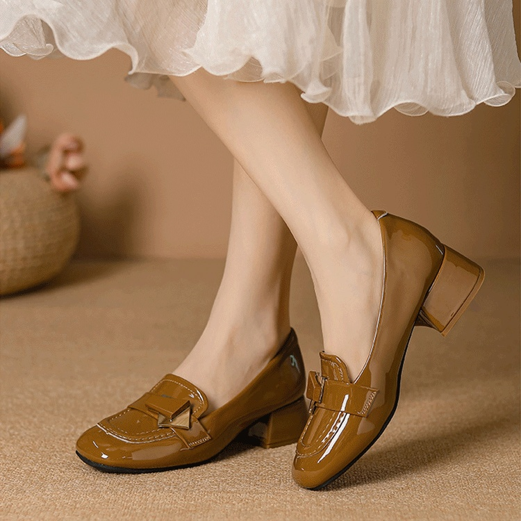 エナメルレザーローファー