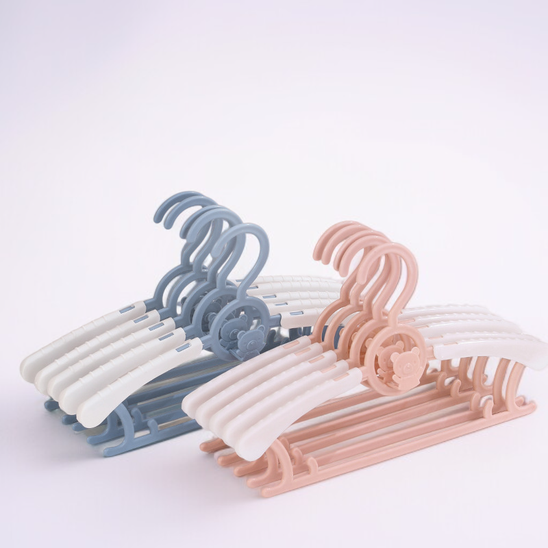 伸縮式子供用ハンガー