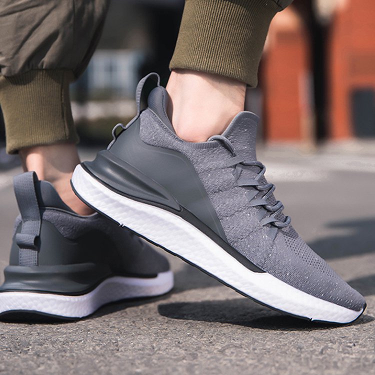 أحذية رياضية خفيفة الوزن