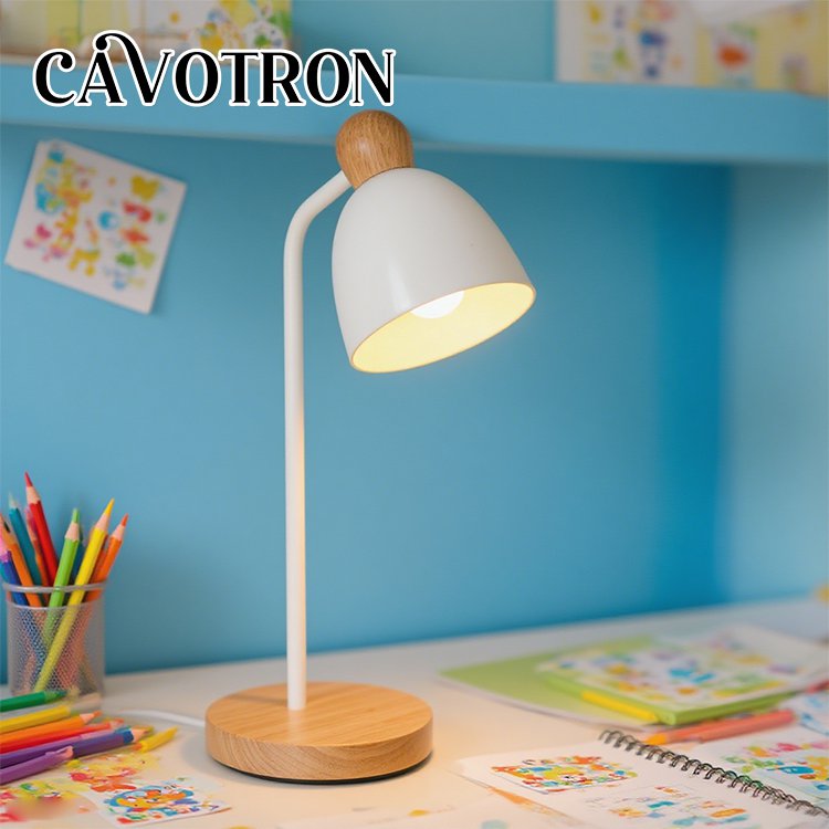 シンプルな目を守るデスクランプ