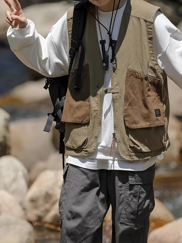 ジップ仕様の機能的メンズベストディテール