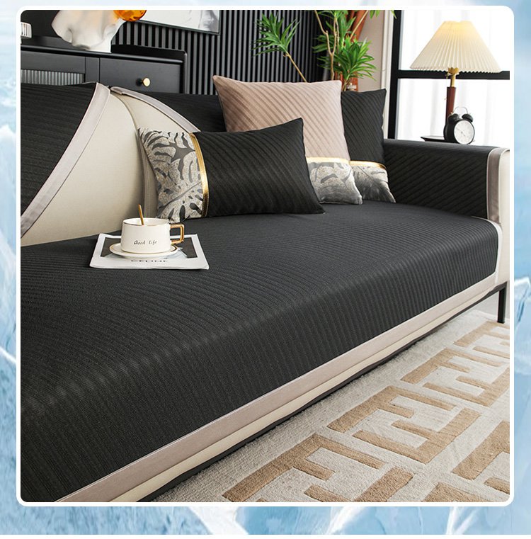 여름철 쾌적함을 주는 쿨링 소파 매트 기능성 강조