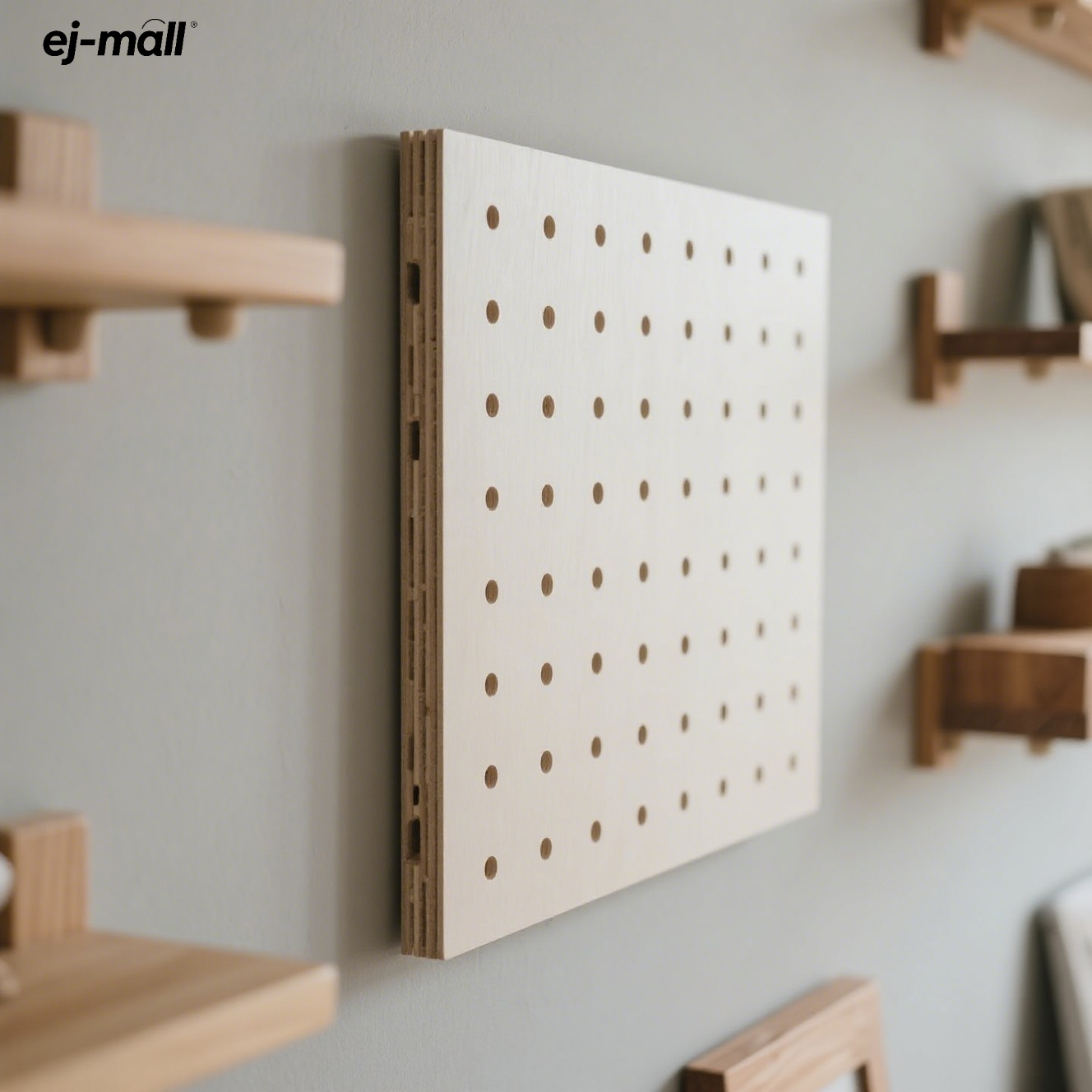 กระดานรูสำหรับตกแต่งและจัดเก็บ