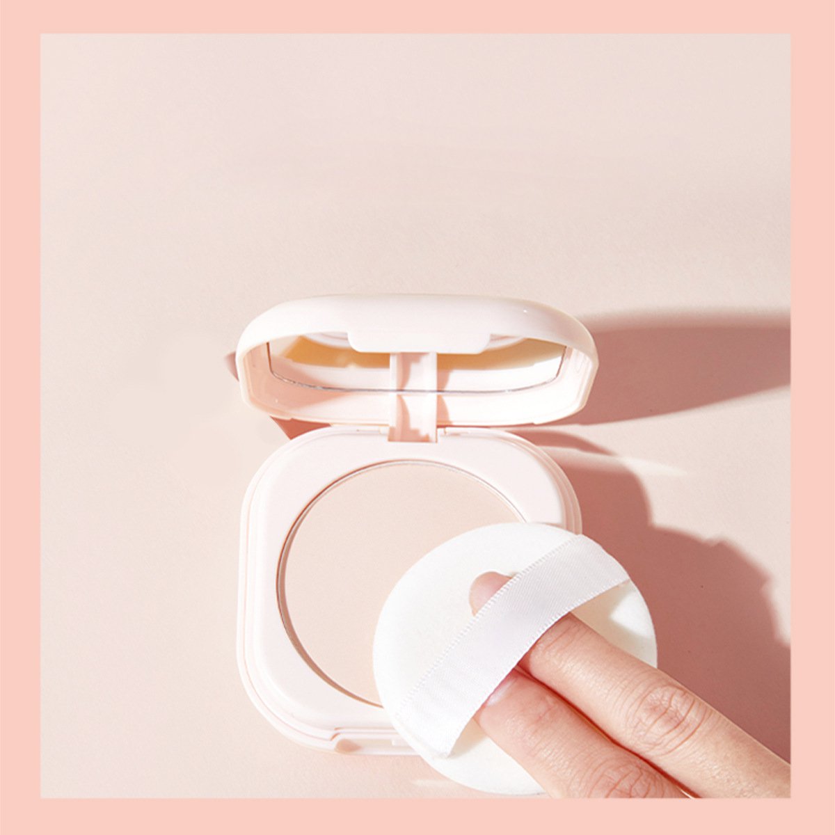 Luxusní fixační pudr s lehkou mlhou