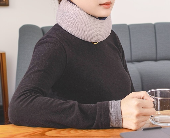 휴대가 간편한 다기능 마사지 베개