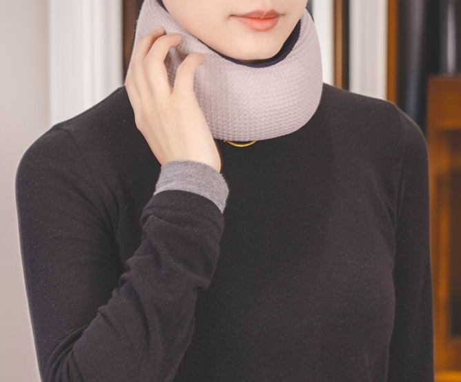 여행용으로 적합한 U자형 마사지 베개