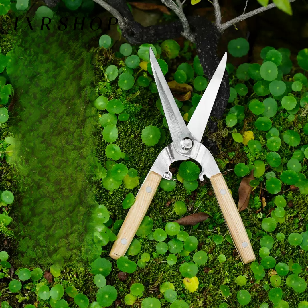 Tijeras ergonómicas para cortar flores en el jardín